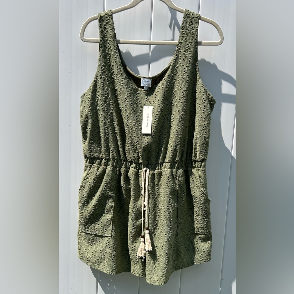 Francesca's Women’s Sleeveless Straps Sage Green Romper Shorts Size XL NWT